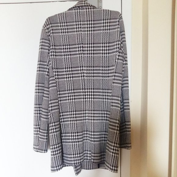 Houndstooth peacoat in size small - Picture 4 of 4